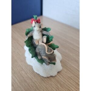 Charming Tails Flying Leaf Saucer Mouse Snow‎ Winter Silvestri Figurine
